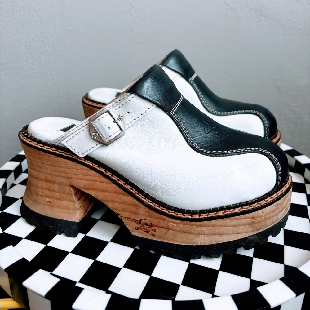 Y2K London Underground Clogs